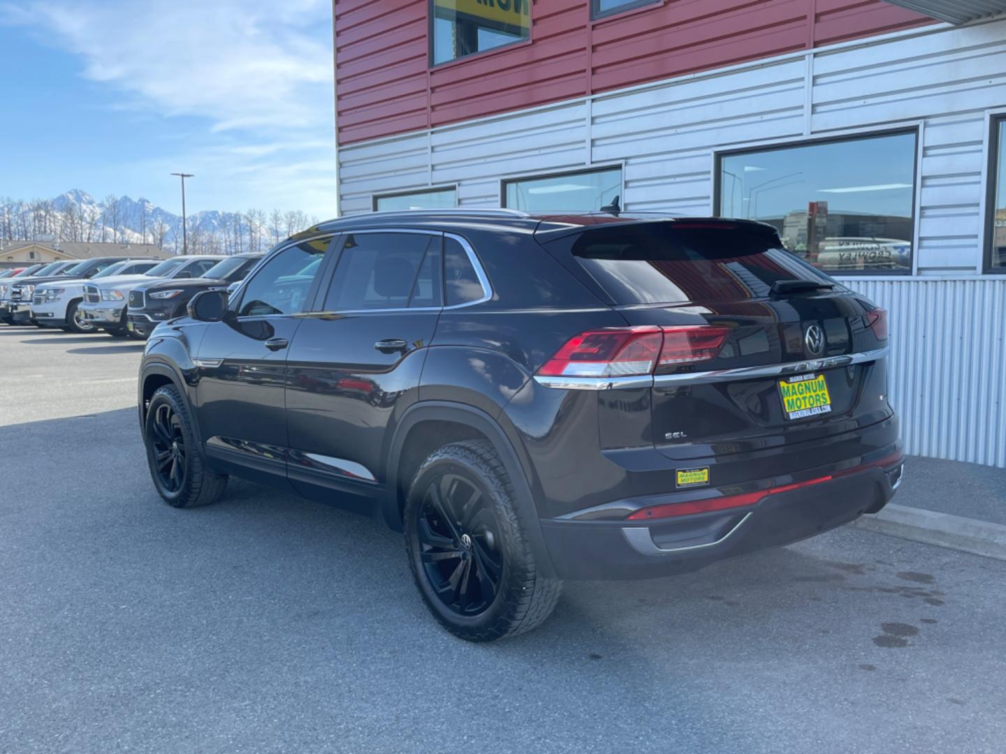 2020 BLACK /black leather VOLKSWAGEN ATLAS CROSS SPO SEL 4MOTION (1V2MC2CA4LC) with an 2.0L engine, Automatic transmission, located at 1960 Industrial Drive, Wasilla, 99654, (907) 274-2277, 61.573475, -149.400146 - Photo#2